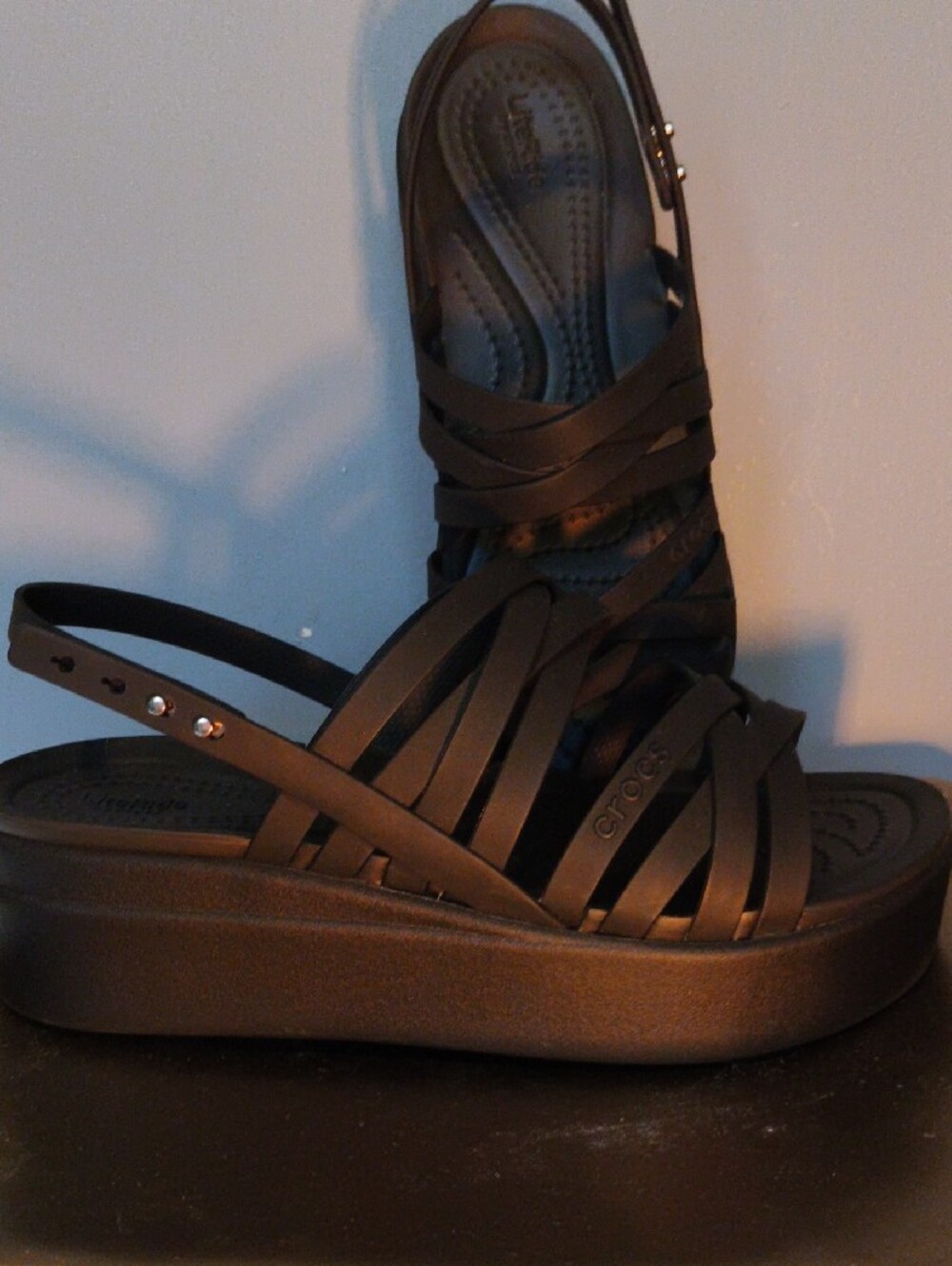 CROCS Black Women's Platform Strappy Sandal 7